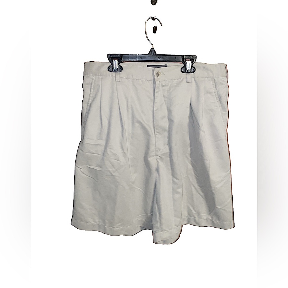 Croft & Barrow Mens Dress/Dark Khaki Capris *make offers*